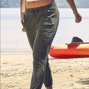Athleta Farallon Jogger size 10 cypress green EUC